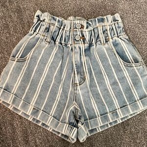 these are packing denim jean shorts